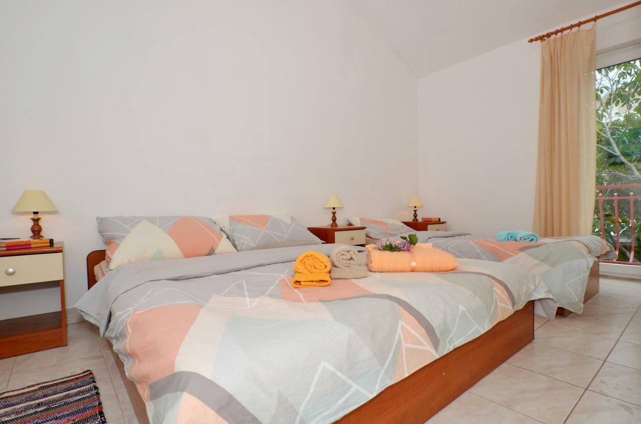 Apartment House Juretic - 50 M From The Beach Trogir Exterior photo