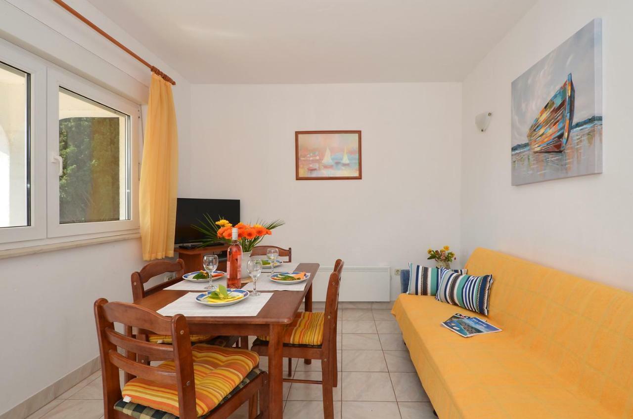 Apartment House Juretic - 50 M From The Beach Trogir Exterior photo