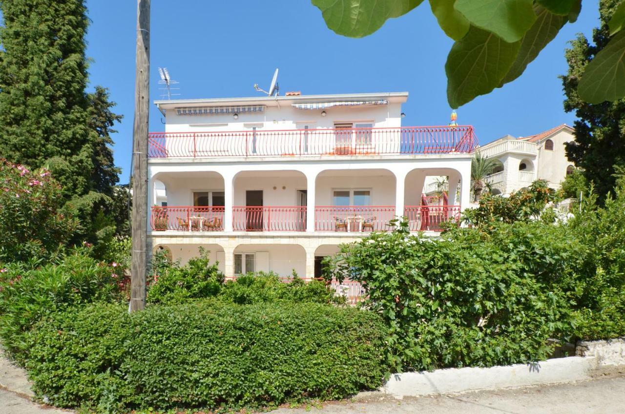Apartment House Juretic - 50 M From The Beach Trogir Exterior photo