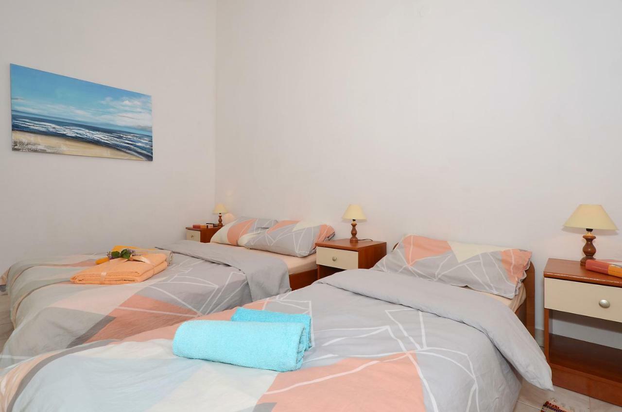 Apartment House Juretic - 50 M From The Beach Trogir Exterior photo